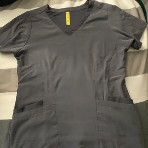 Gray Wonder Wink scrub top size small